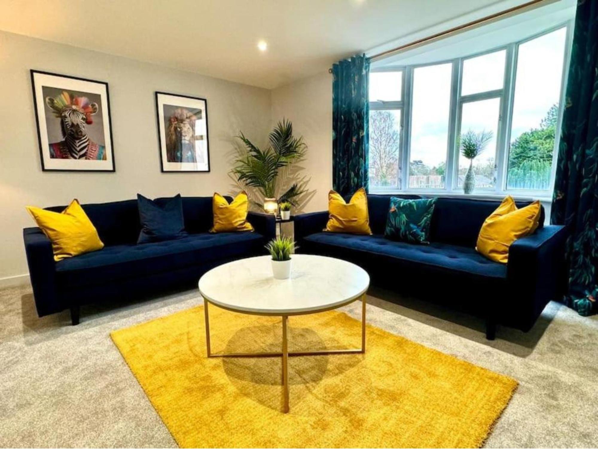 Apartment New 2 Bedroom Ground Floor Easy Access *